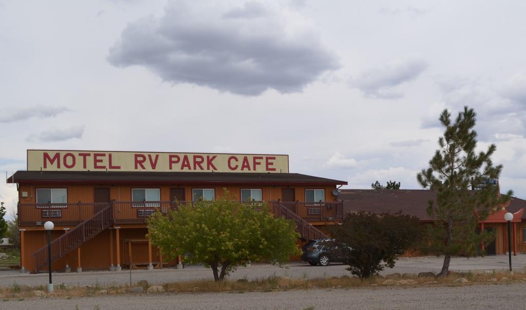 Wells Chinatown Motel Exterior photo