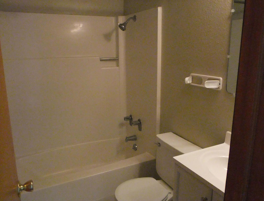 Wells Chinatown Motel Room photo