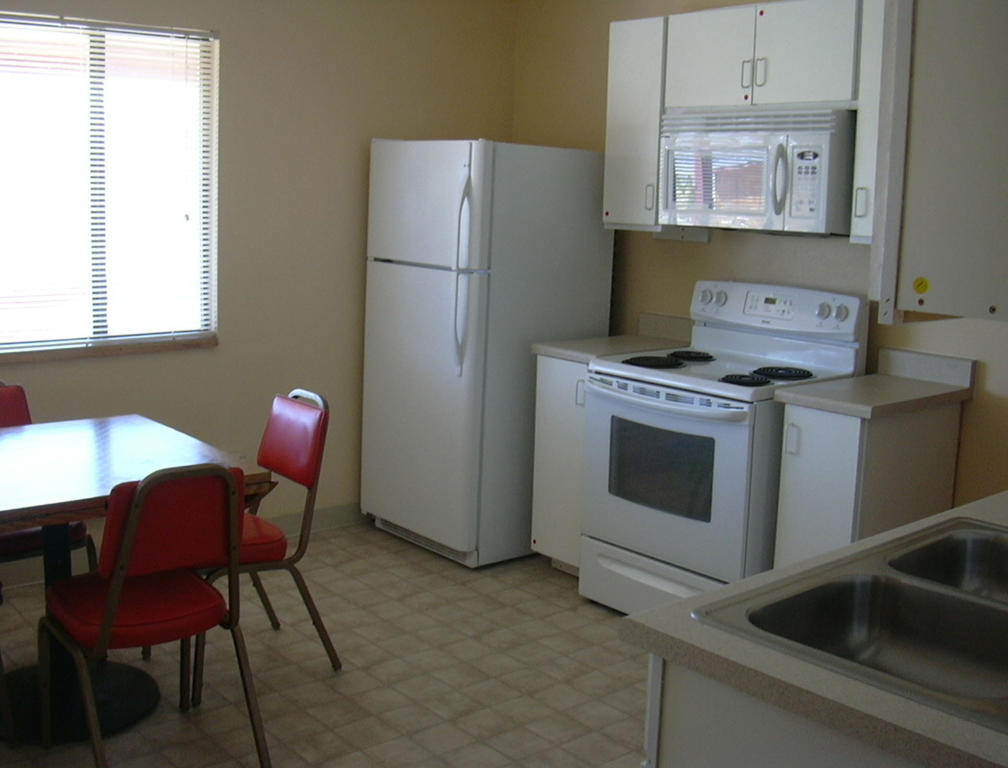 Wells Chinatown Motel Room photo